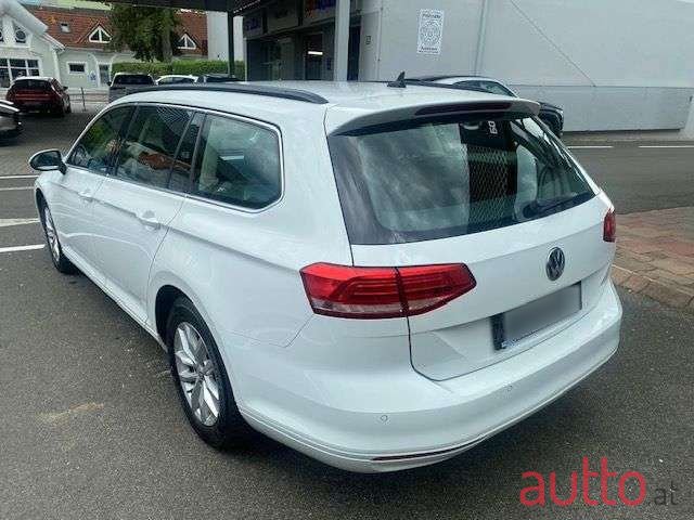 2015' Volkswagen Passat photo #3