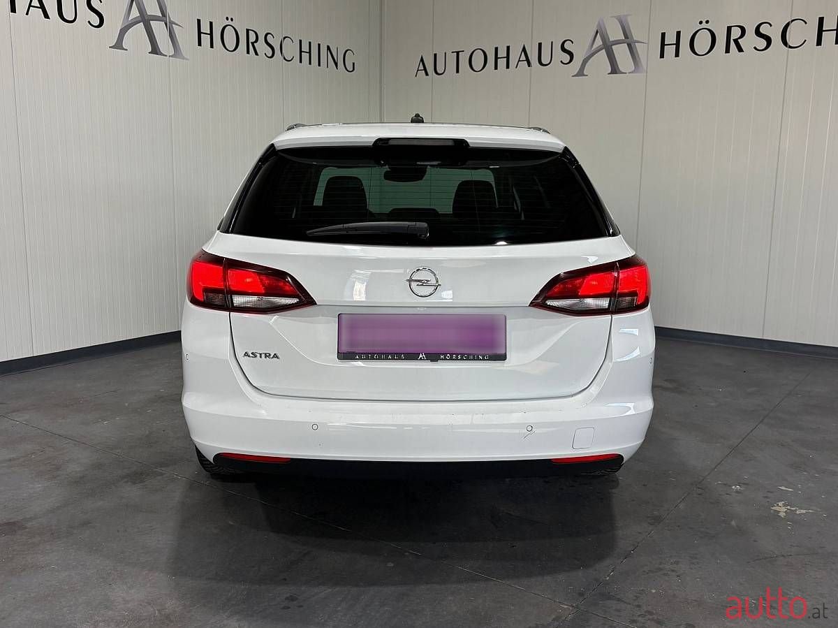 2022' Opel Astra photo #5