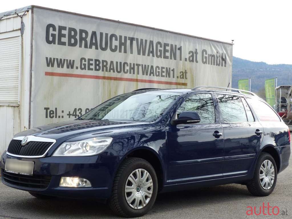 2011' Skoda Octavia photo #3