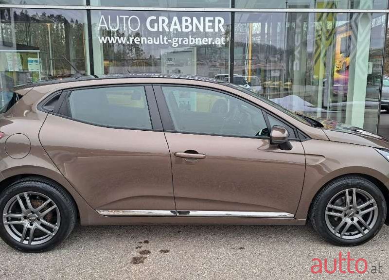 2021' Renault Clio photo #5