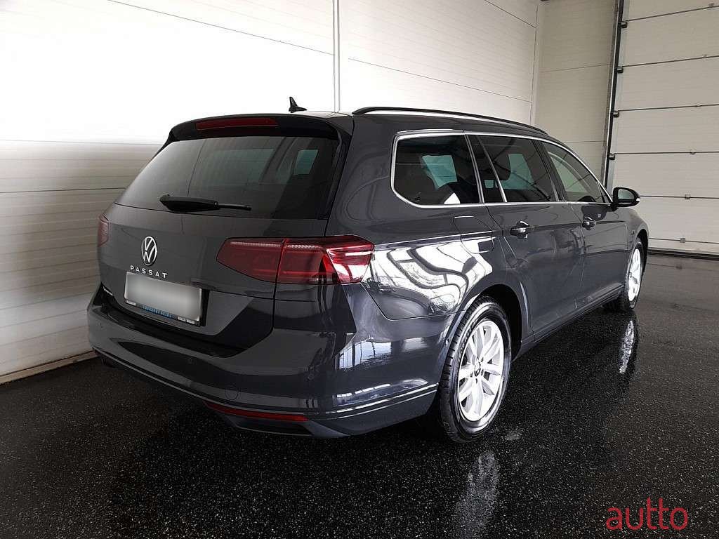 2021' Volkswagen Passat photo #1