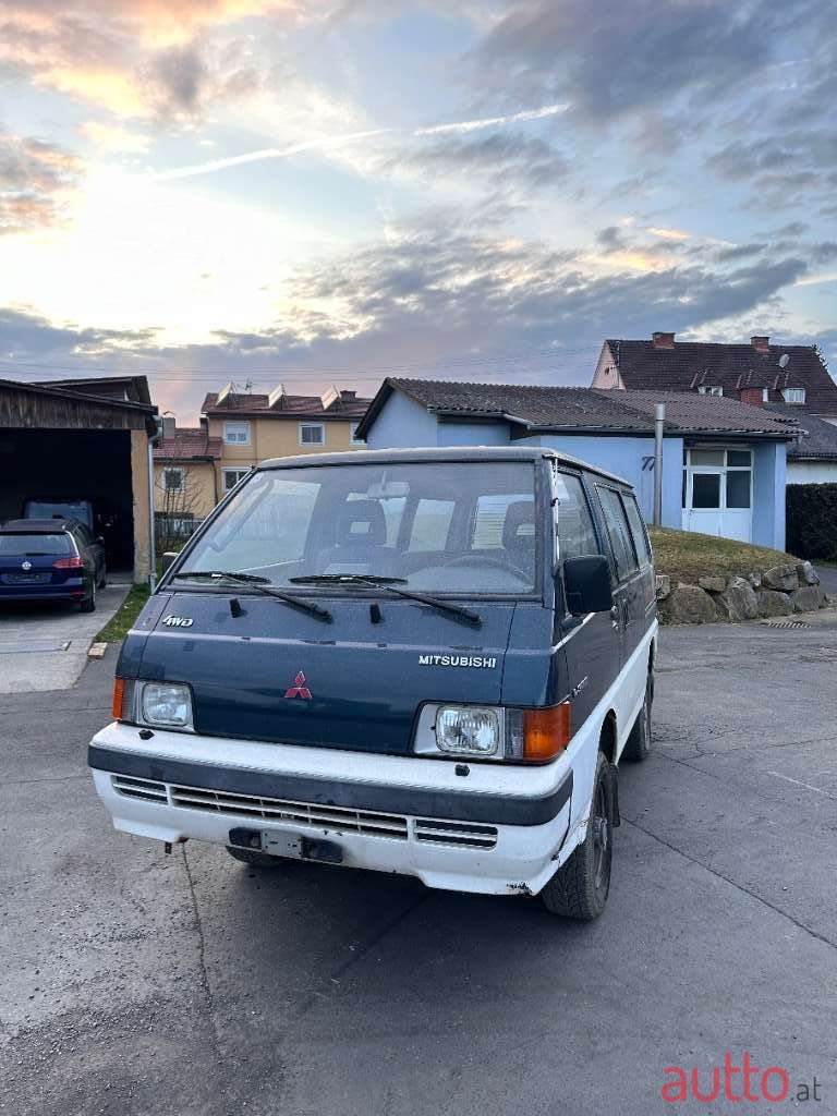 1990' Mitsubishi L300 photo #2