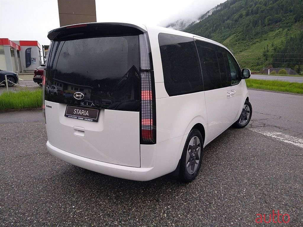 2023' Hyundai Staria photo #4