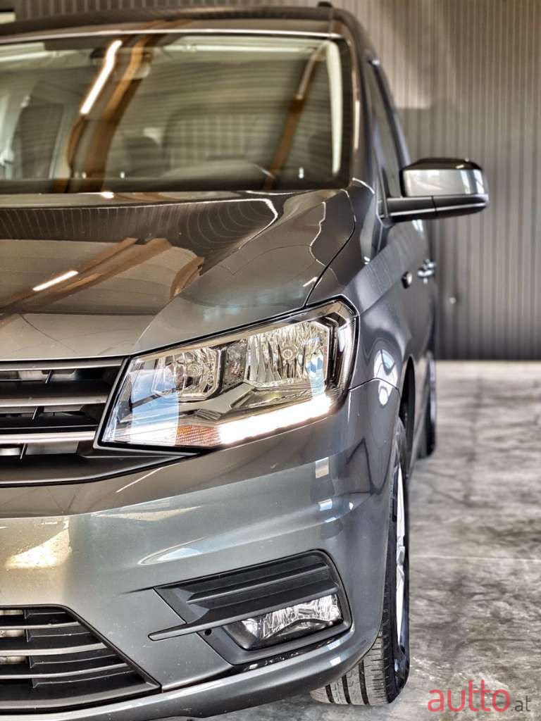 2020' Volkswagen Caddy photo #4