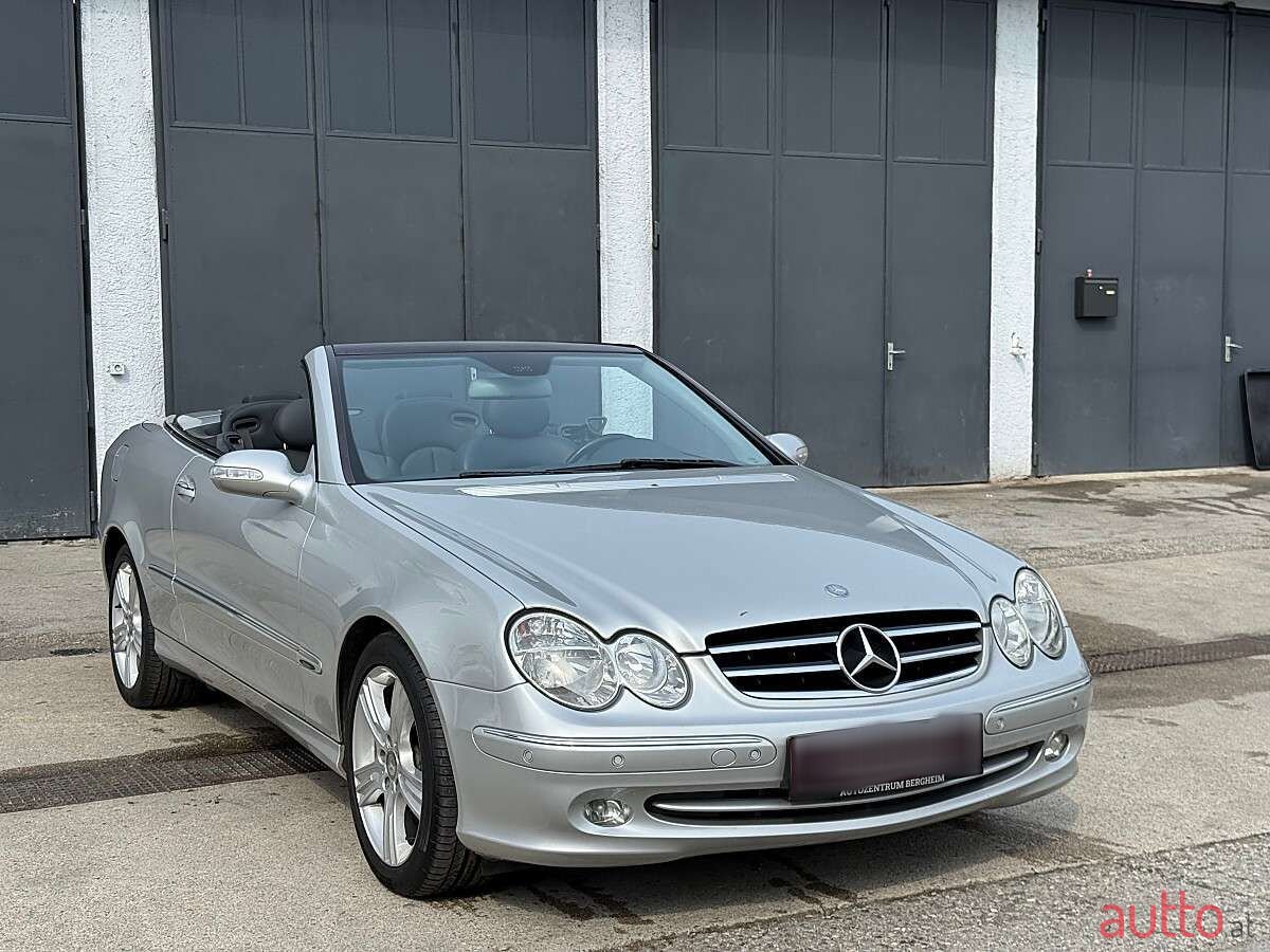 2004' Mercedes-Benz Clk-Klasse photo #1