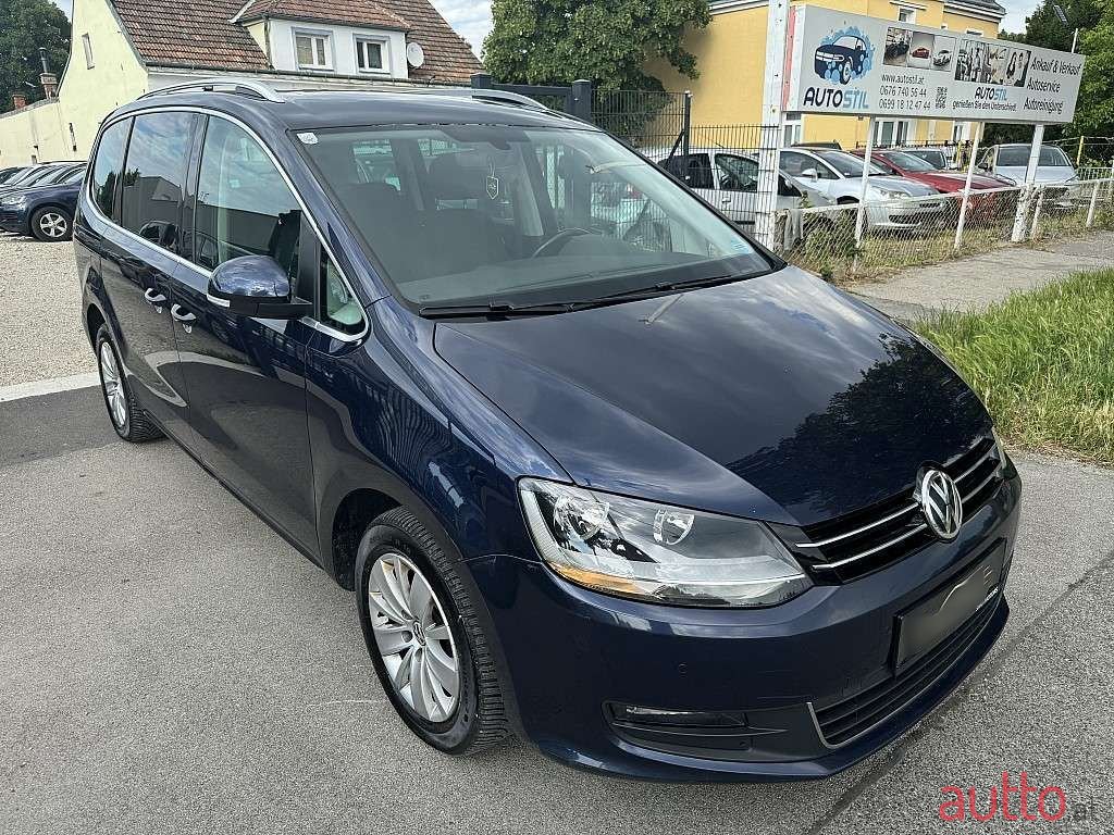 2016' Volkswagen Sharan photo #5