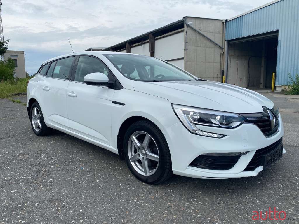 2017' Renault Megane photo #2