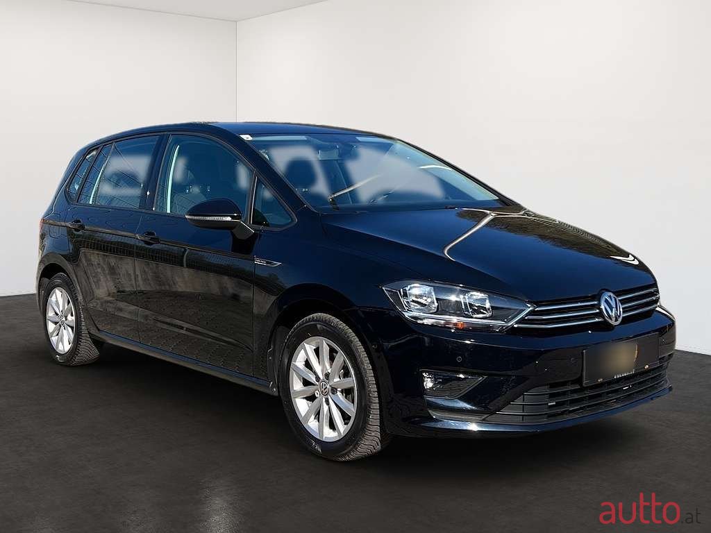 2015' Volkswagen Golf photo #3