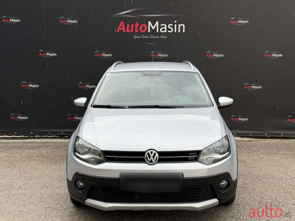 2013' Volkswagen Polo photo #3