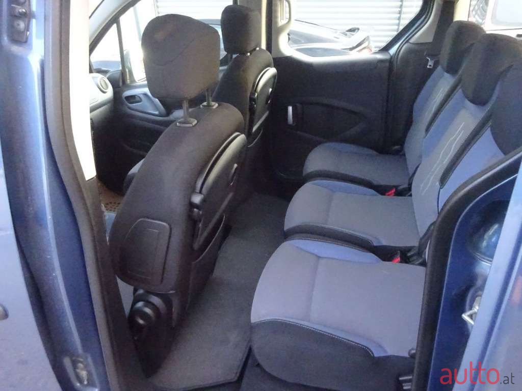 2013' Peugeot Partner photo #3