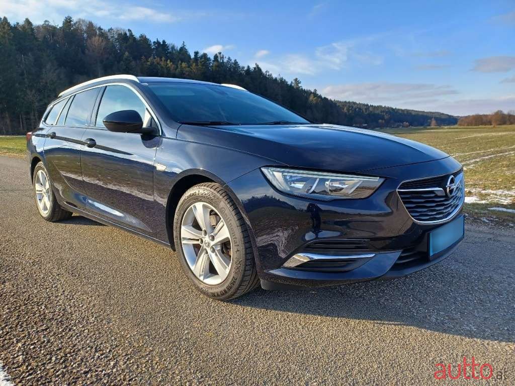 2020' Opel Insignia photo #2