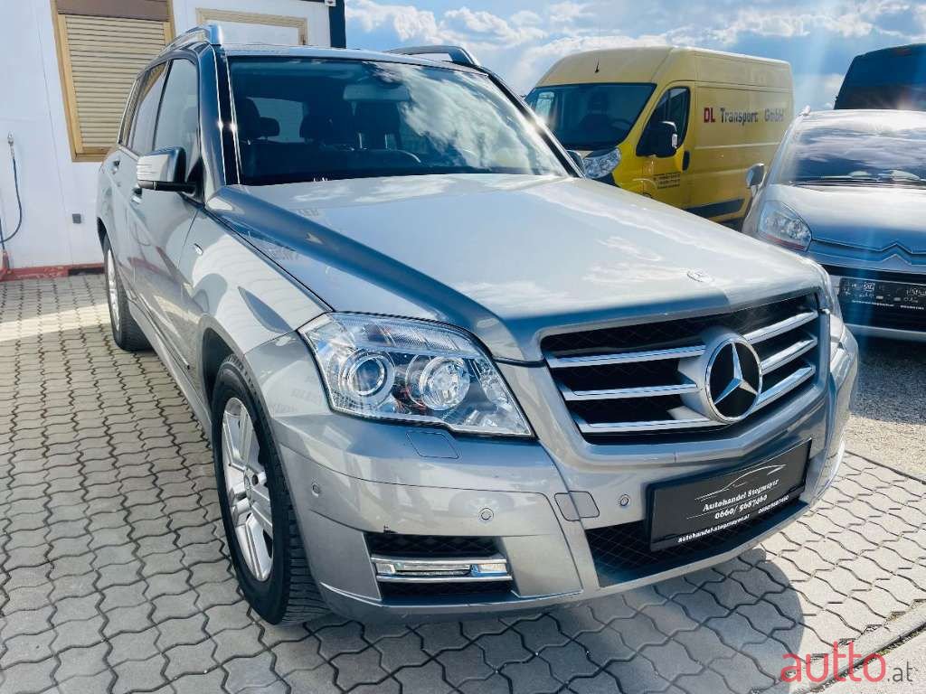 2011' Mercedes-Benz Glk-Klasse photo #3