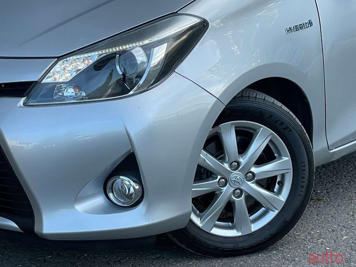 2013' Toyota Yaris photo #3