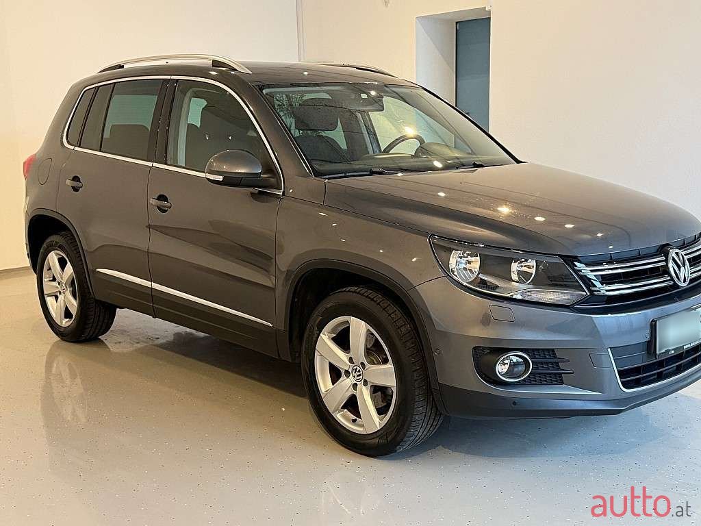 2012' Volkswagen Tiguan photo #5