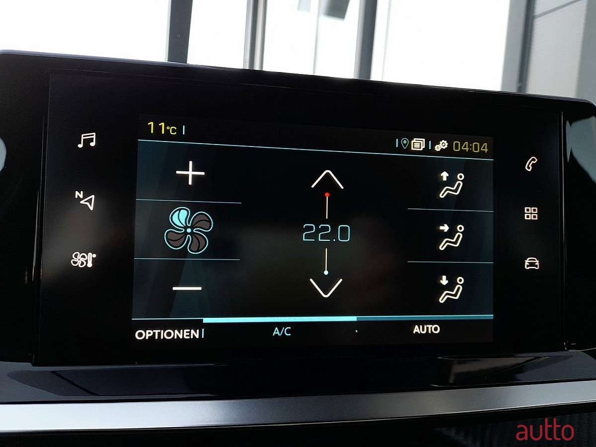 2023' Peugeot e-208 photo #6