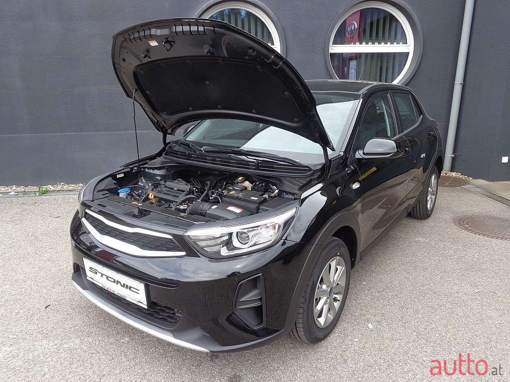 2021' Kia Stonic photo #4