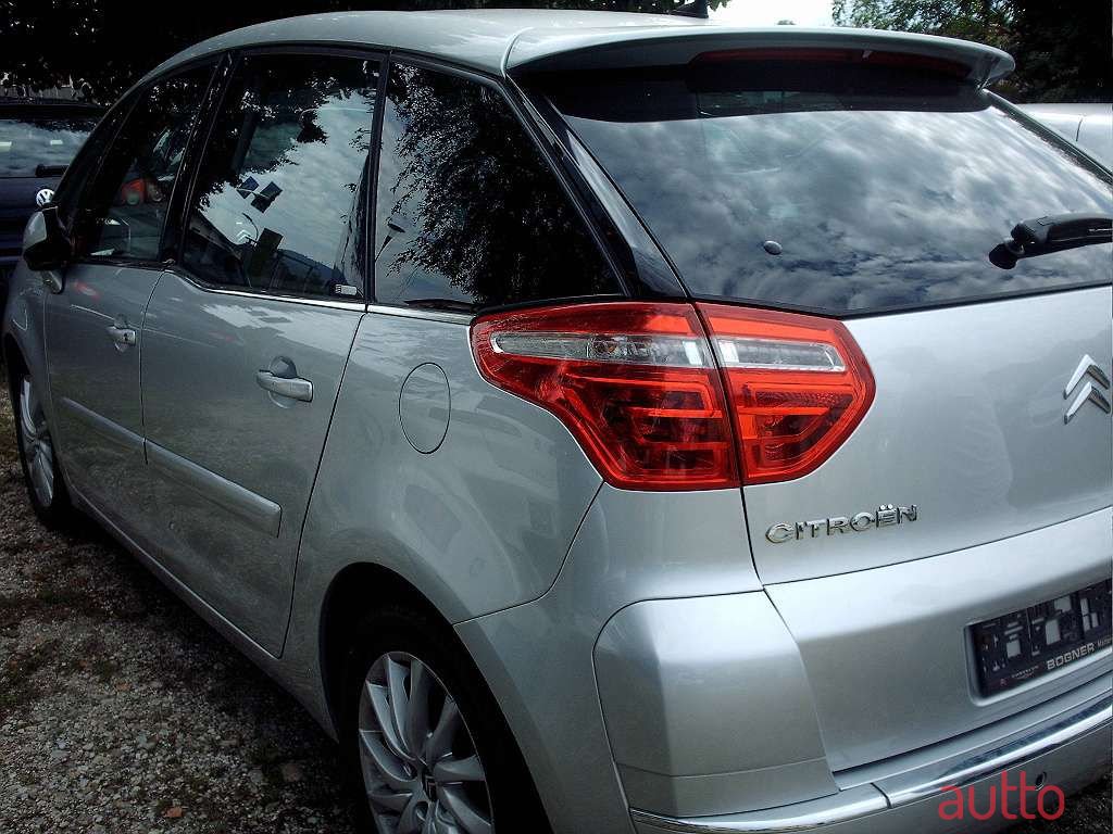2009' Citroen C4 Picasso photo #6