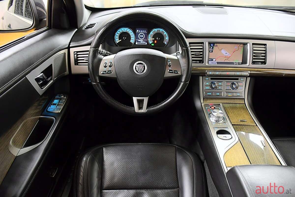 2008' Jaguar XF photo #1