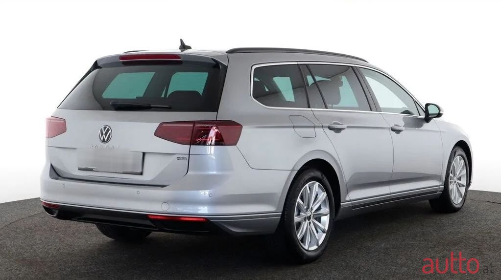 2022' Volkswagen Passat photo #4