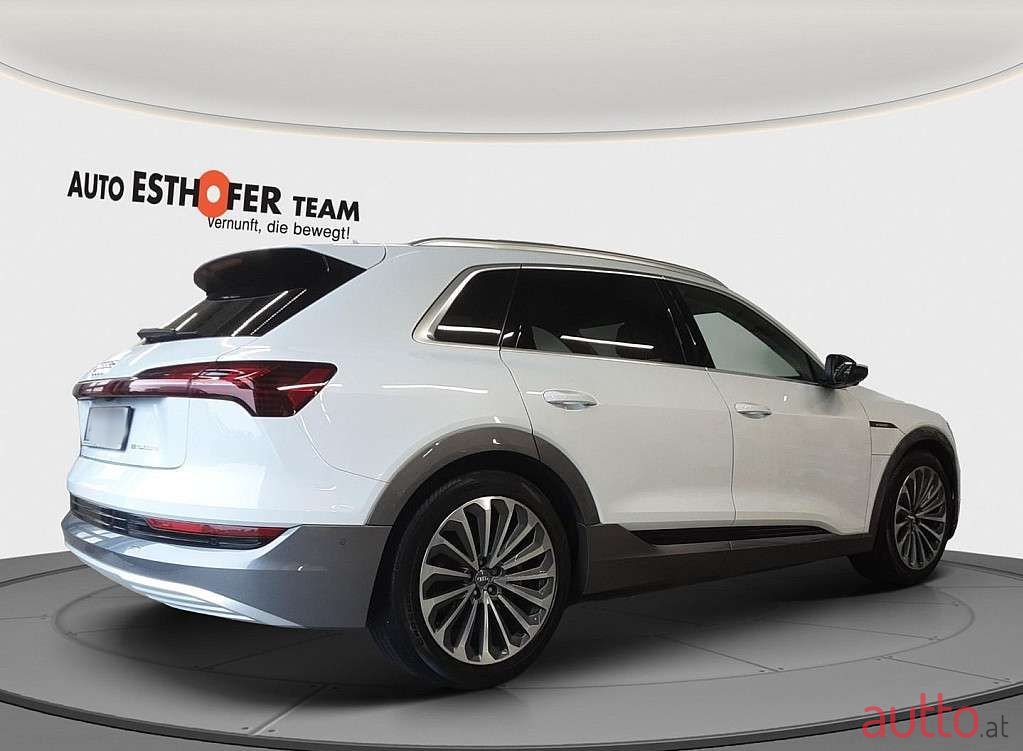 2019' Audi e-tron photo #5