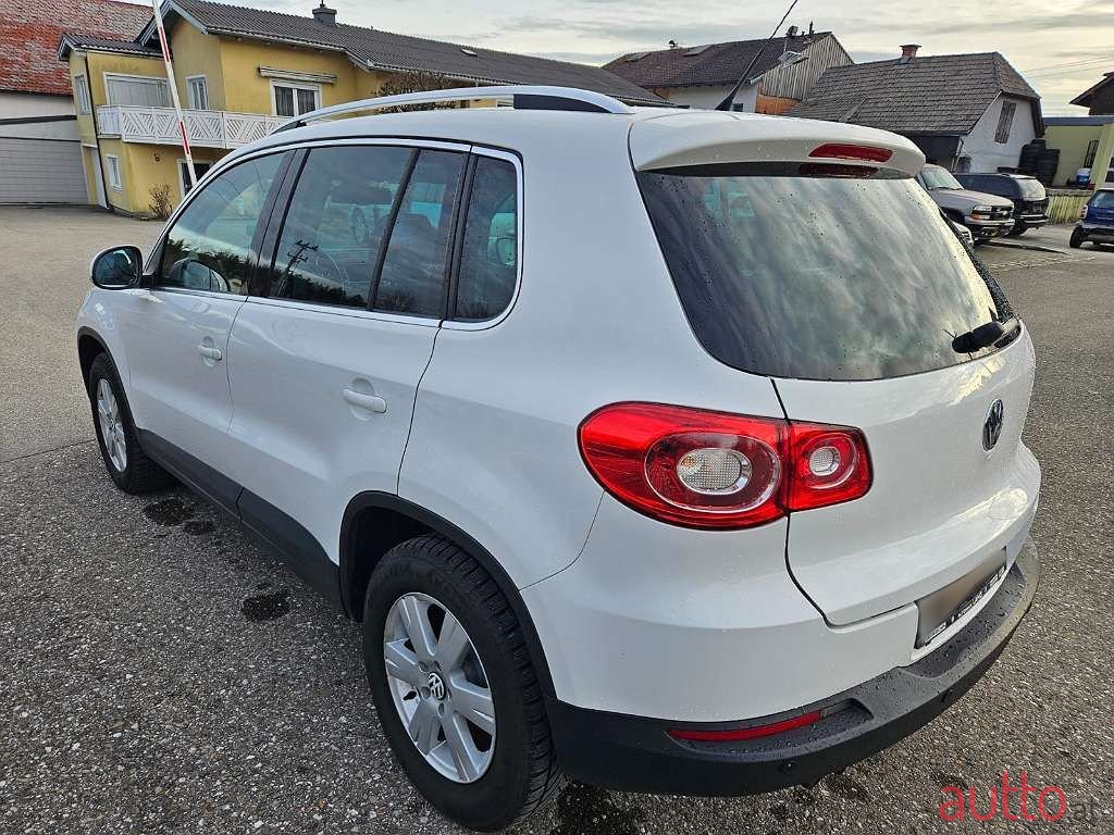 2010' Volkswagen Tiguan photo #5