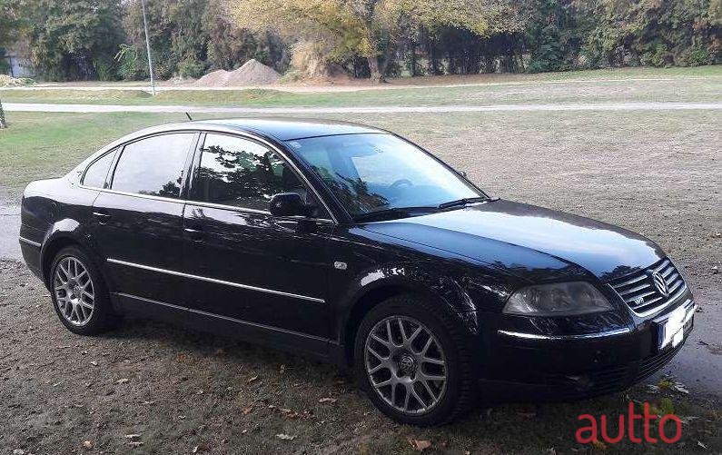 2001' Volkswagen Passat photo #1