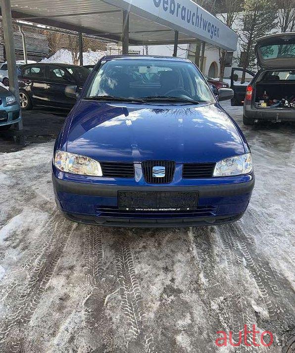 2002' SEAT Ibiza photo #1