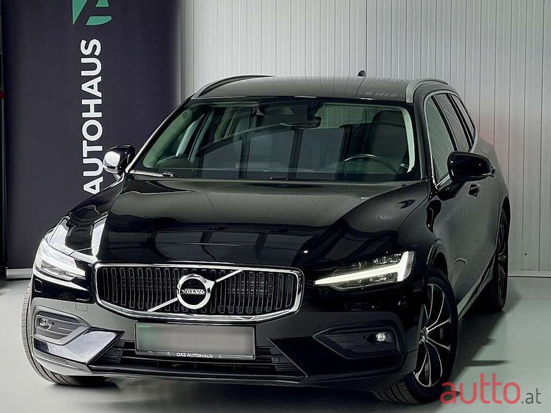 2019' Volvo V60 photo #1