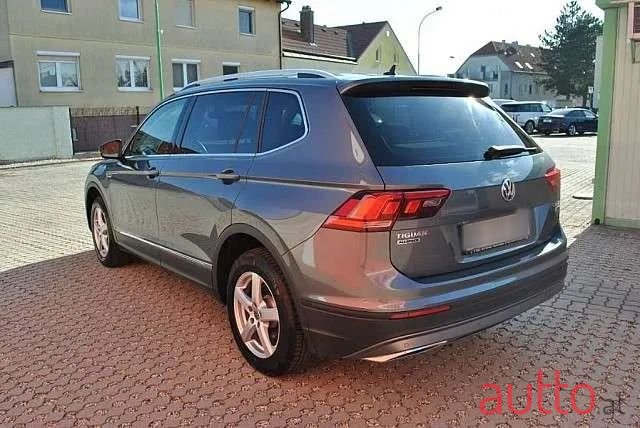 2018' Volkswagen Tiguan Allspace photo #4
