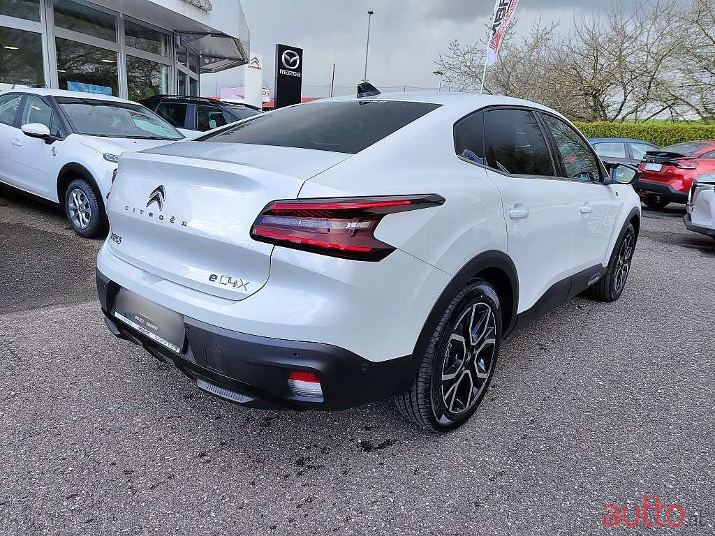 2023' Citroen C4 X photo #2