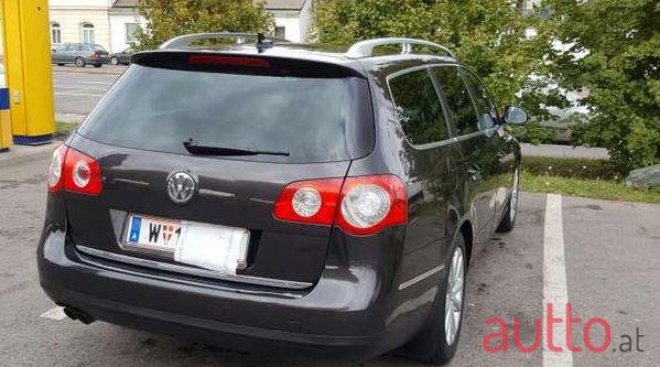 2009' Volkswagen Passat photo #2