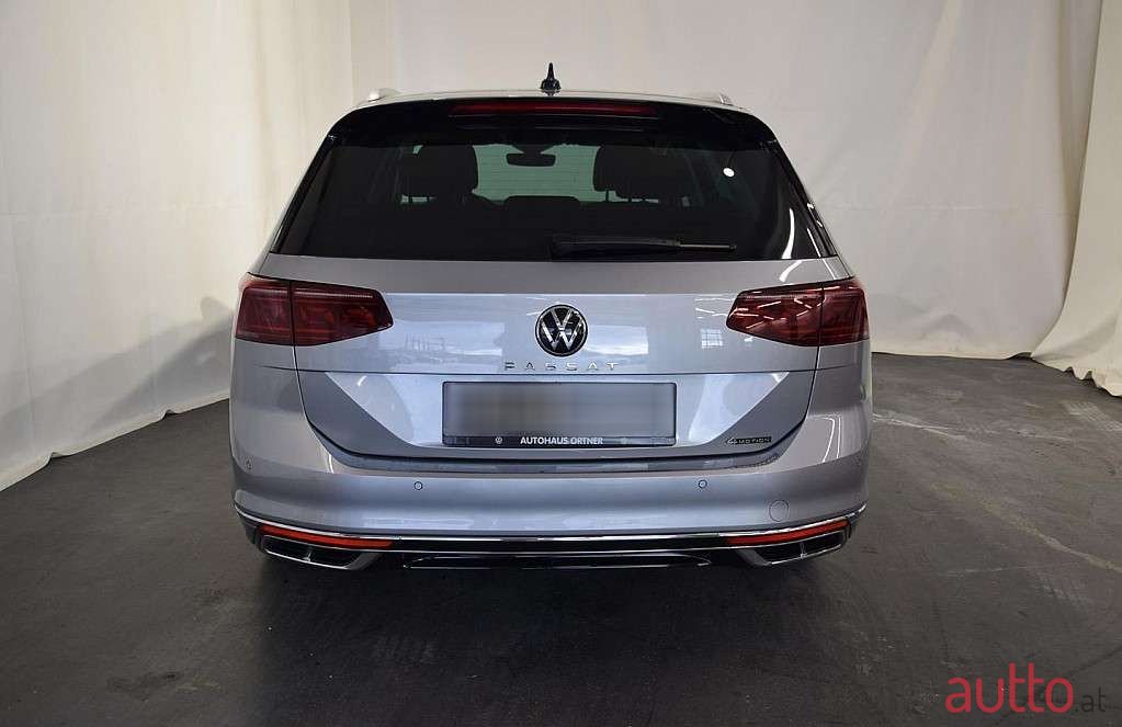2021' Volkswagen Passat photo #4
