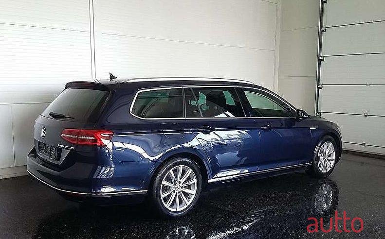 2016' Volkswagen Passat photo #1