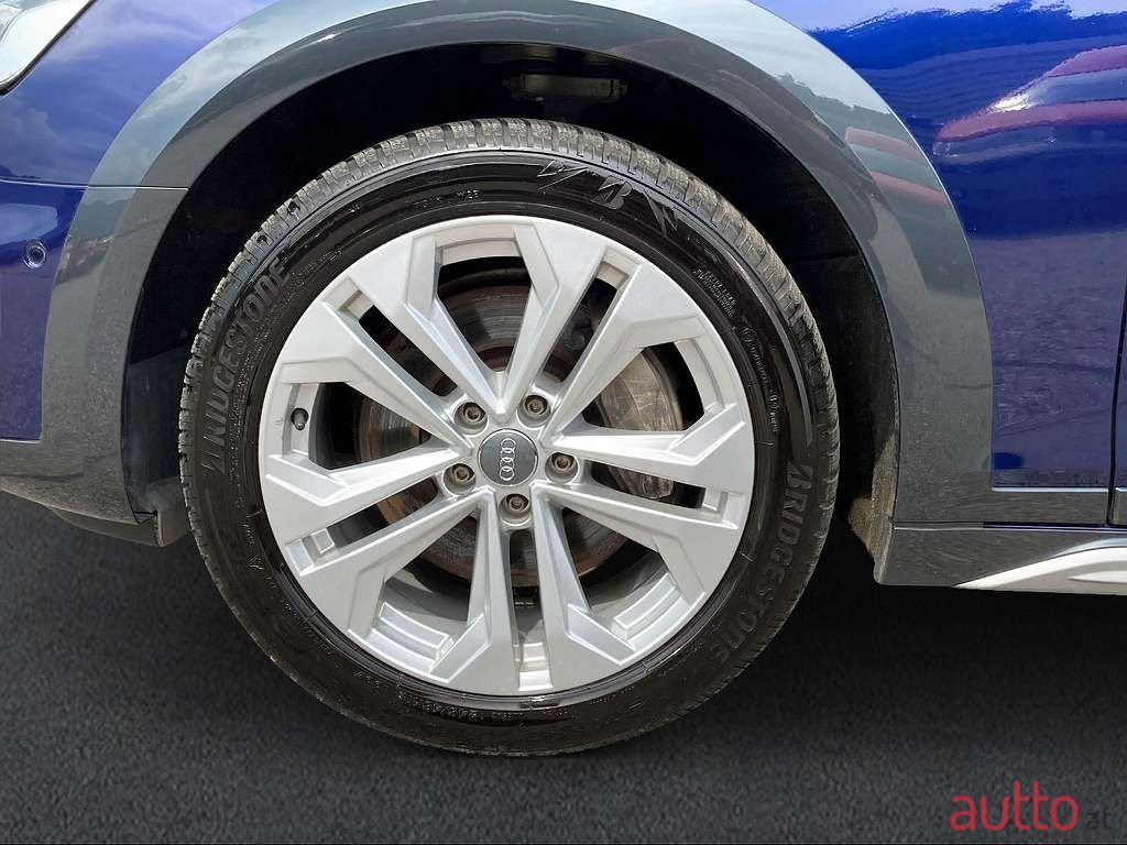 2019' Audi A4 photo #5