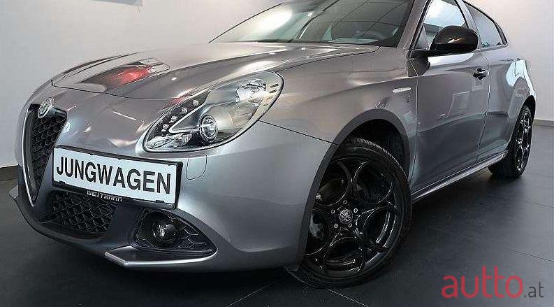 2019' Alfa Romeo Giulietta photo #1