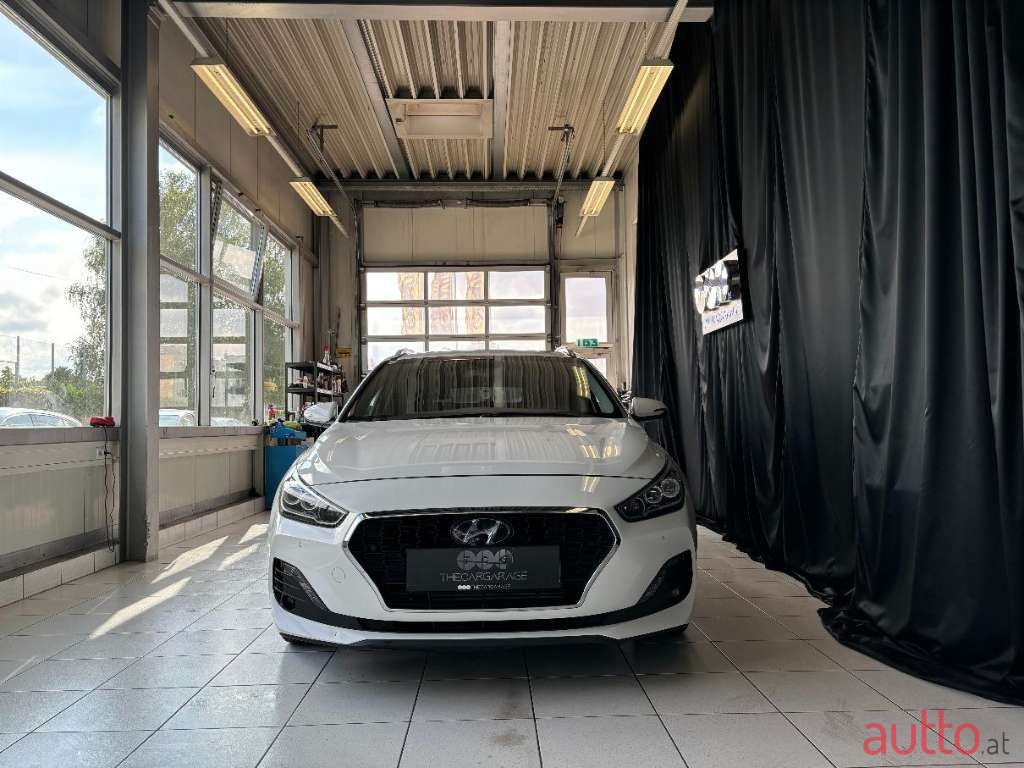 2020' Hyundai i30 photo #2