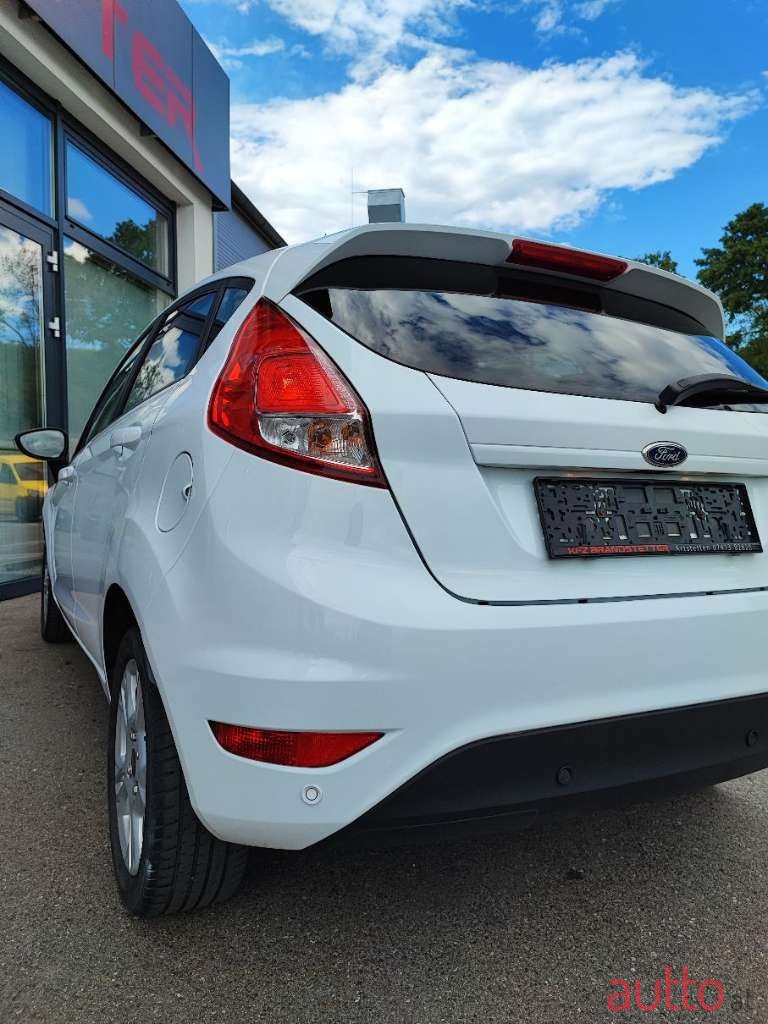 2015' Ford Fiesta photo #6