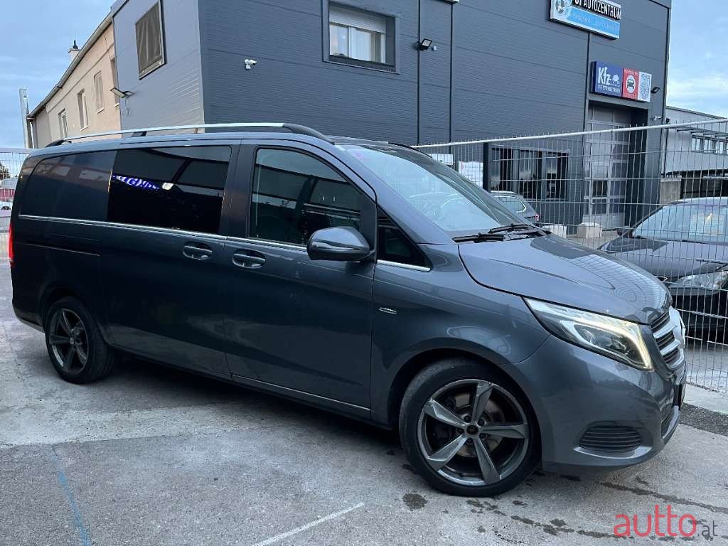 2017' Mercedes-Benz V-Klasse photo #5