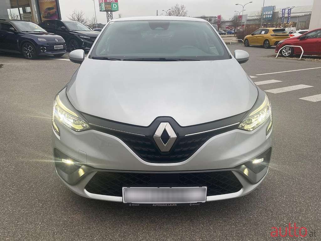 2021' Renault Clio photo #3