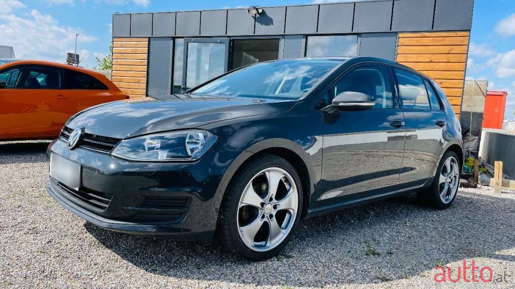 2013' Volkswagen Golf photo #1