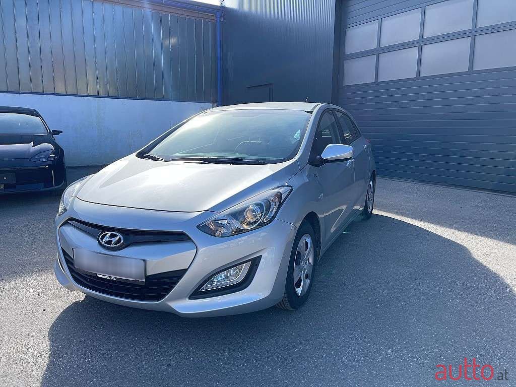2012' Hyundai i30 photo #5