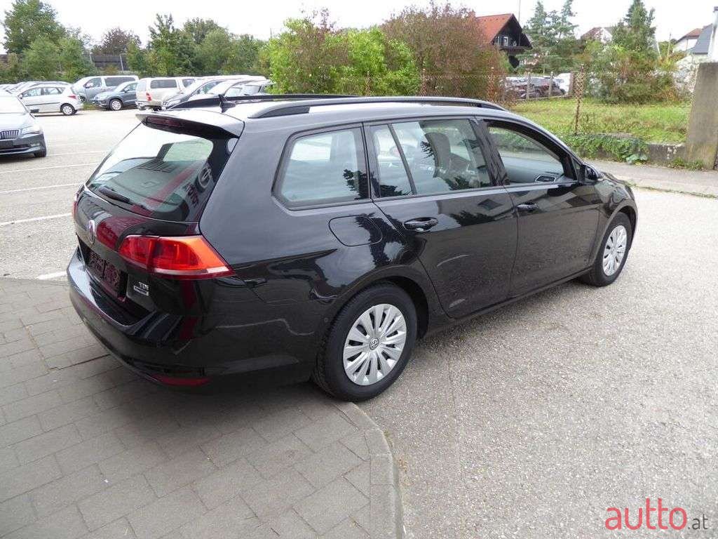 2016' Volkswagen Golf photo #5