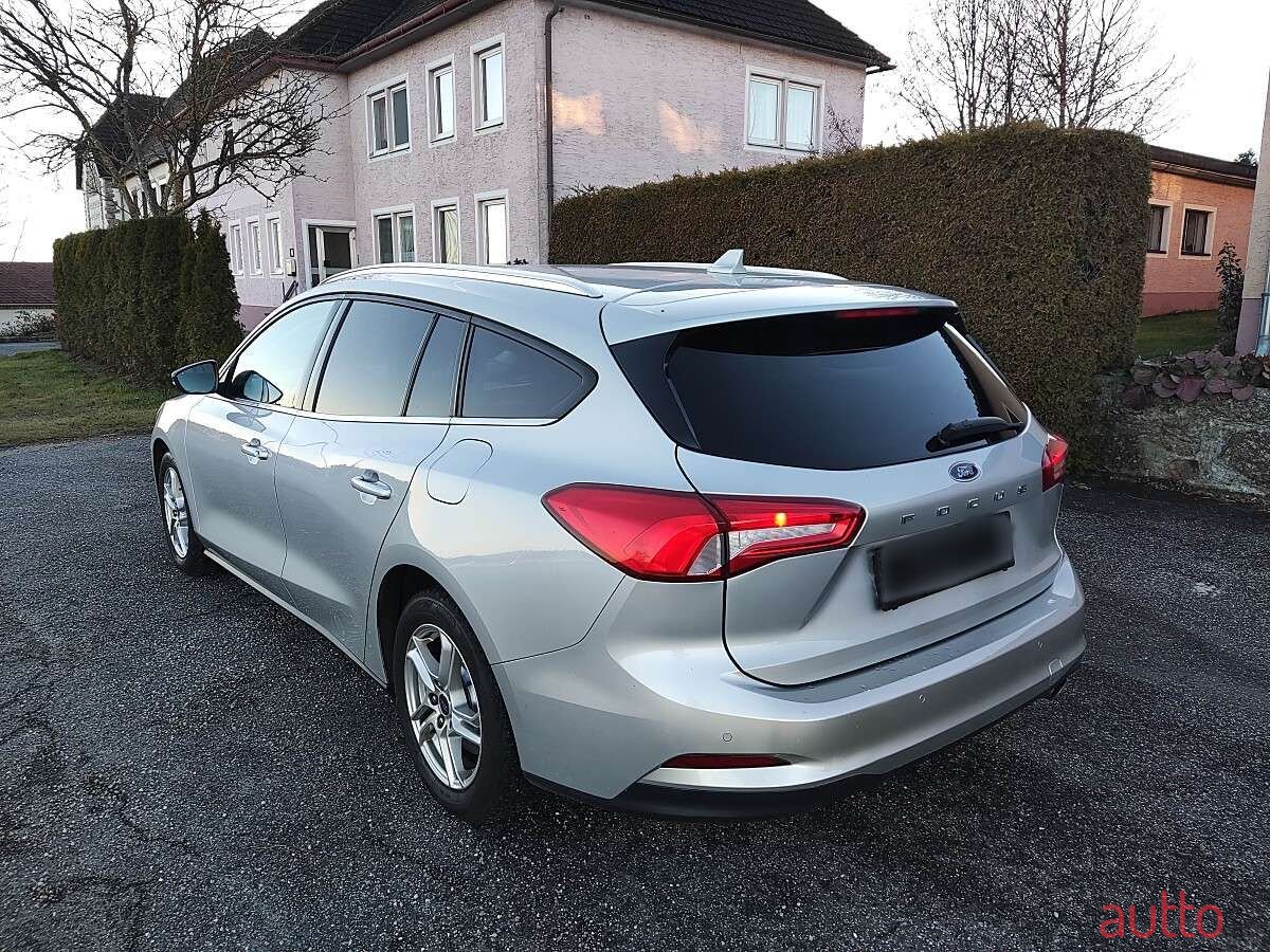 2020' Ford Focus photo #4