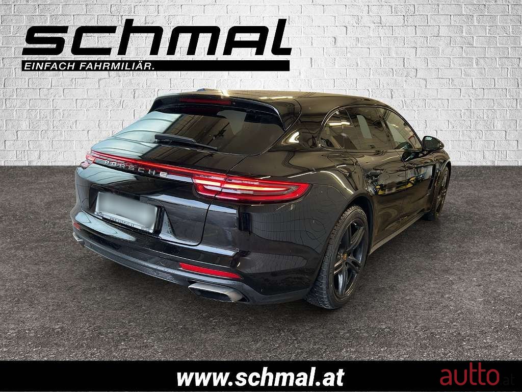 2017' Porsche Panamera photo #6