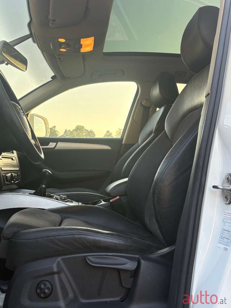 2011' Audi Q5 photo #6