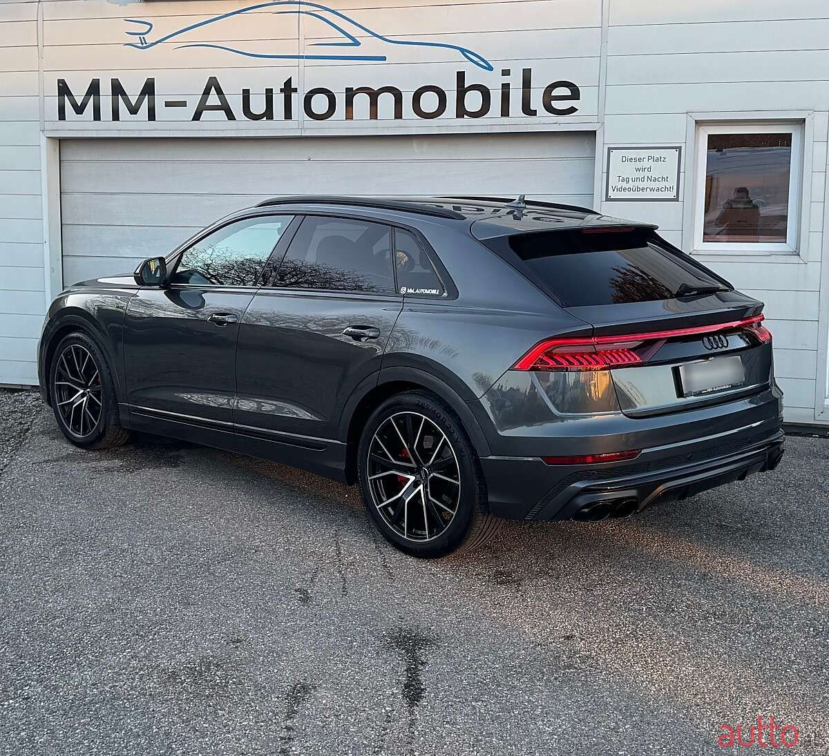 2019' Audi Q8 photo #2