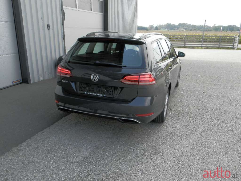 2018' Volkswagen Golf photo #6