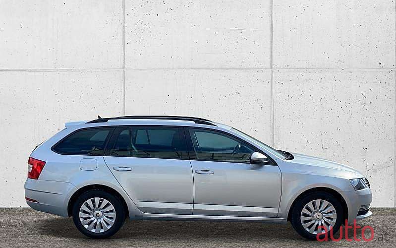 2019' Skoda Octavia photo #4