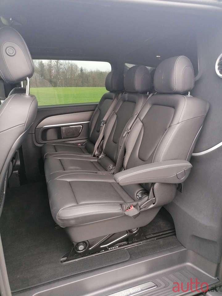 2020' Mercedes-Benz V-Class photo #2