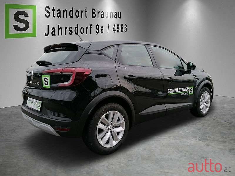2022' Renault Captur photo #3